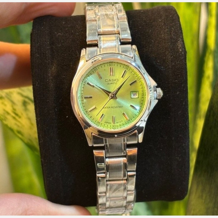 ساعت مچی زنانه کاسیو casio اصل بنداستیل نقره ای صفحه نمایش گرد آبی خاص وجذاب