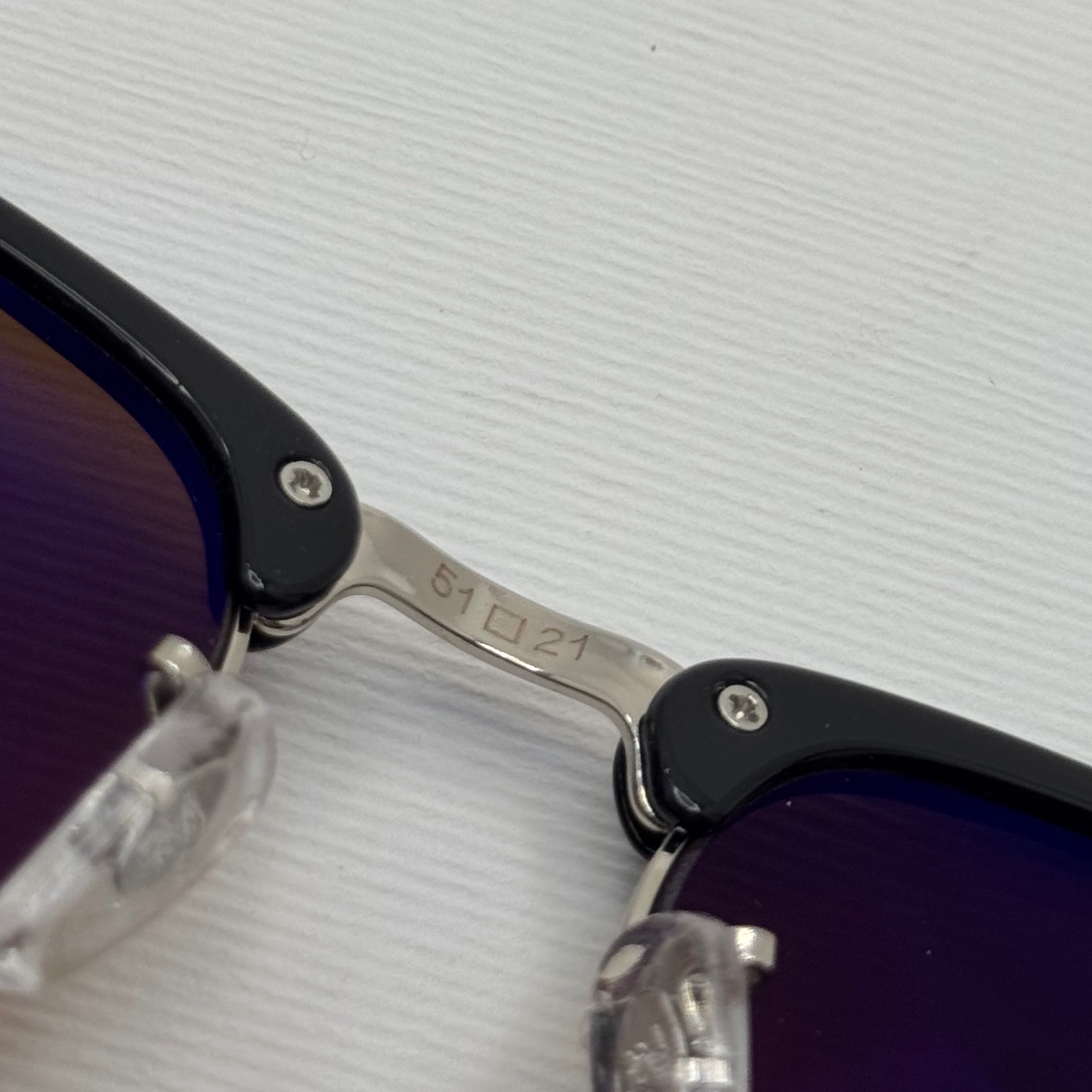 عینک آفتابی ریبن rayban کلاب مستر شیشه سنگ قهوه ای فریم نقره ای rb 3016 به همراه پک کامل