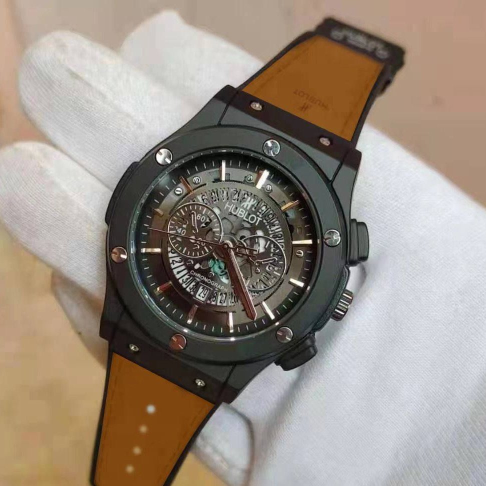 ساعت هابلوت Hublot در رنگبندی قهوه ای شارژ شد