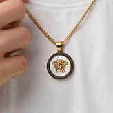 گردنبند های اسپرت طرح ورساچه Versace نگین کاری شده رنگ ثابت کد zsm (پس کرایه)