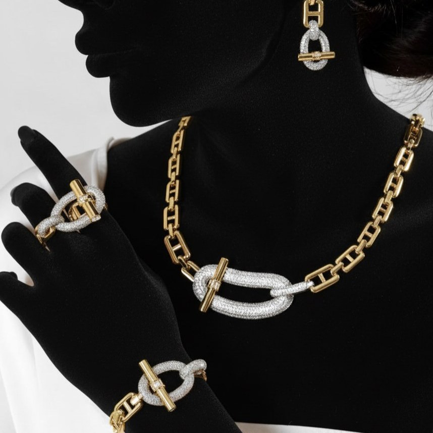 ست کامل زنانه طرح هرمس hermes با رنگ ثابت کد zmp (پس کرایه)