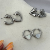 گوشواره استیل زنانه طرح مینیمال قلب تنوع طرح رنگ ثابت و ضد حساسیت کد tj (پس کرایه)