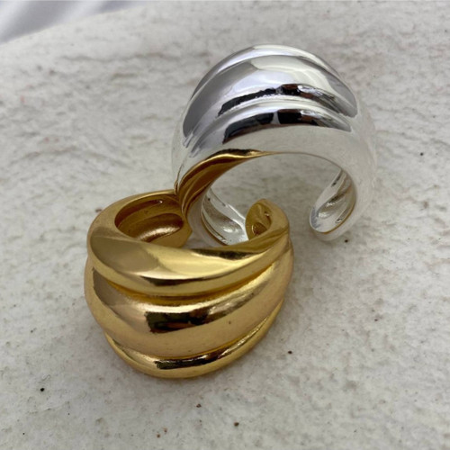 انگشتر آبکاری نقره زنانه طرح خطی پهن فری سایز Freesize تنوع طرح رنگ ثابت کد tj (پس کرایه)