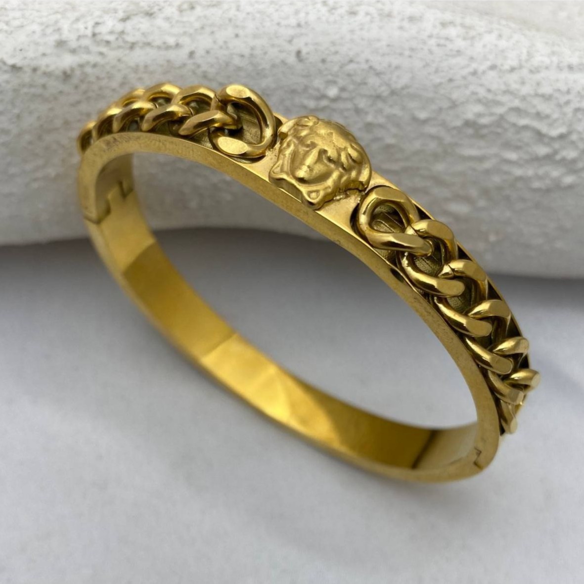 دستبند النگویی و بنگل استیل زنانه طرح ورساچه Versace در دو مدل رنگ ثابت کد tj (پس کرایه)