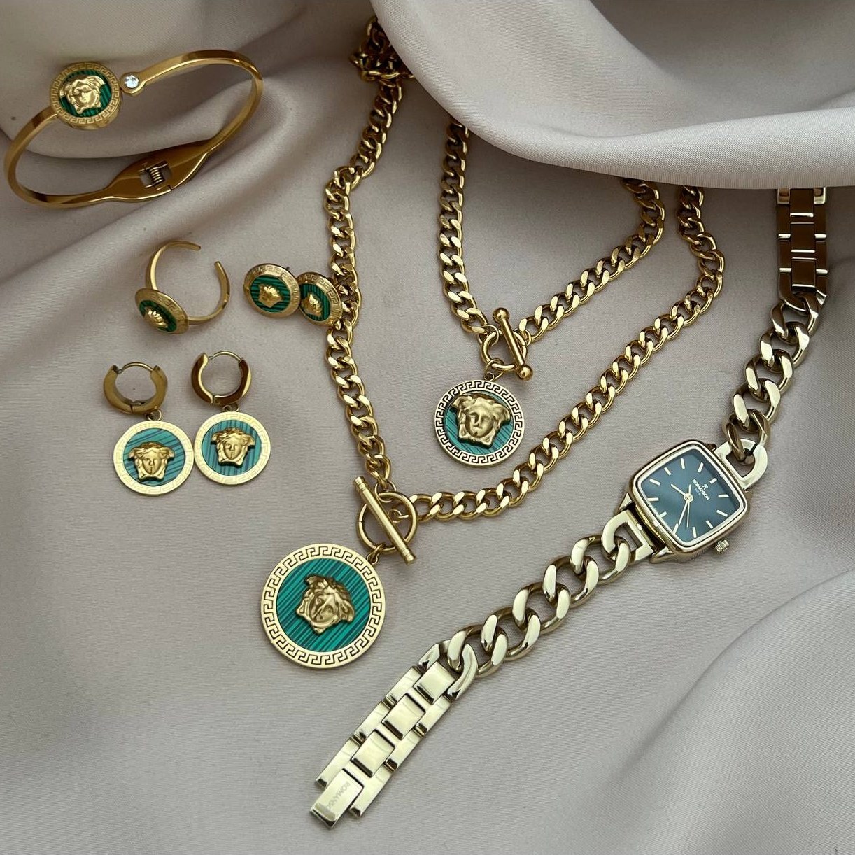 ست کامل گردنبند و ساعت رومانسون و دستبند و انگشتر و گوشواره استیل زنانه طرح ورساچه Versace رنگ ثابت کد tj (پس کرایه)