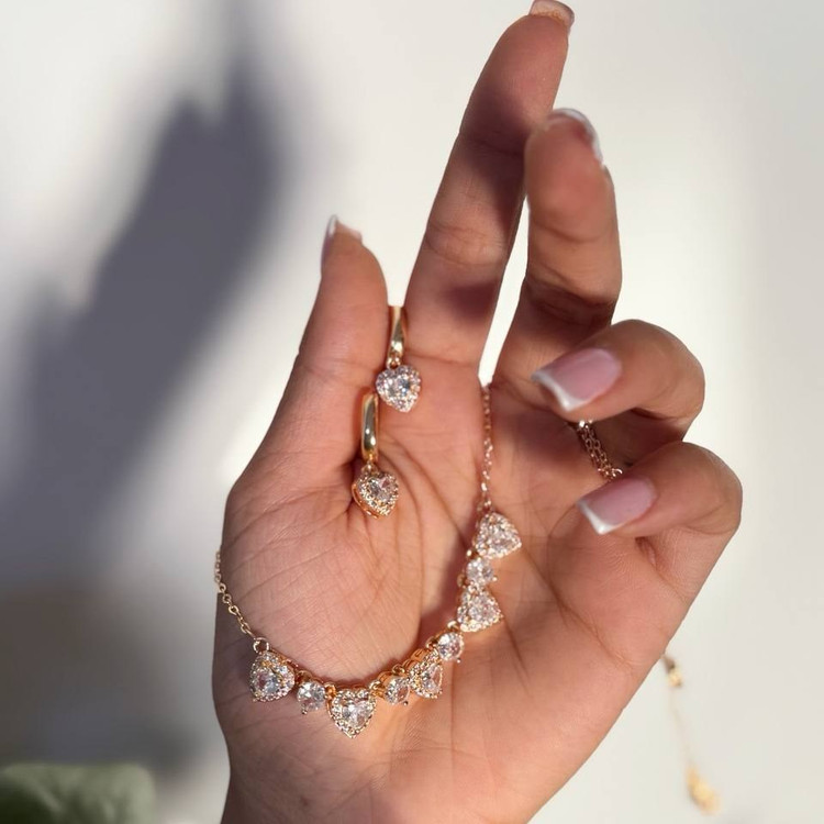 نیم ست گردنبند و گوشواره طرح گل نگین رنگ ثابت تنوع طرح کد sm (پس کرایه)