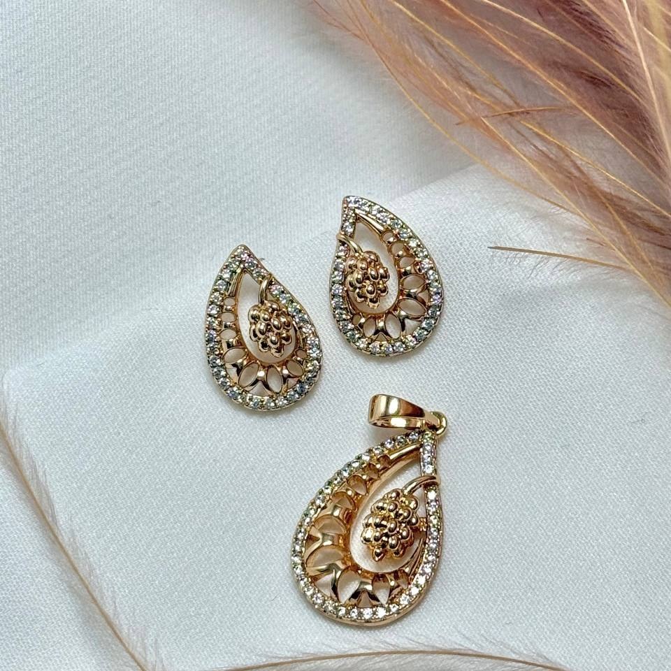 نیم ست گردنبند و گوشواره ژوپینگ زنانه طرح لوزی نگین تنوع طرح رنگ ثابت کد sm (پس کرایه)