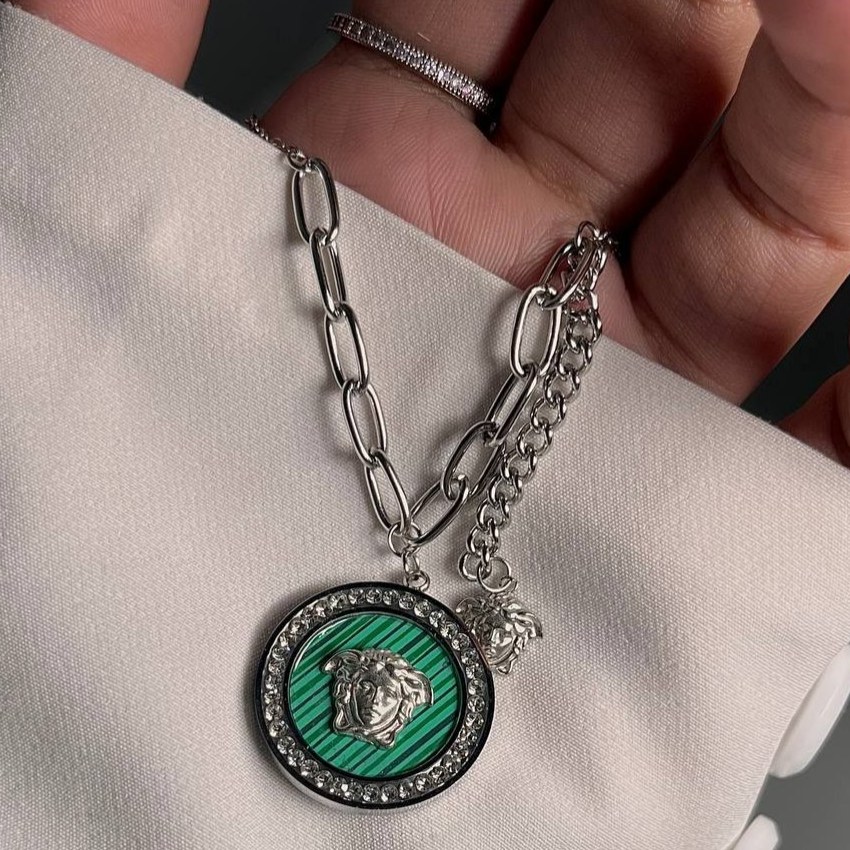 گردنبند و آویز پلاک استیل طرح دایره و بیضی آویز ورساچ VERSACE تنوع طرح رنگ ثابت
