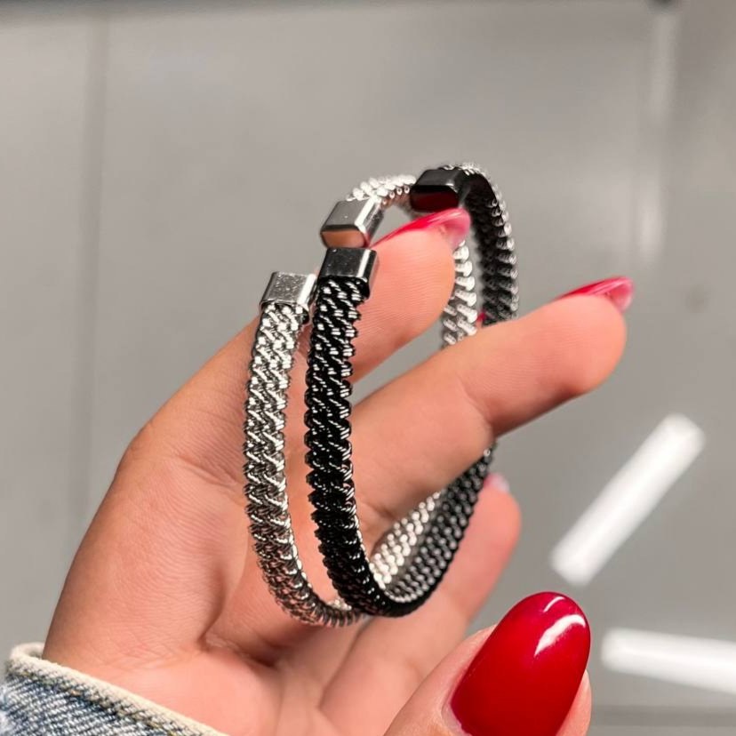 دستبند بنگل استیل مدل حصیری طلایی و نقره ای رنگ ثابت