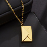 گردنبند پاکت نامه(بازشو) همراه پلاک لاو داخل پاکت تمام استیل