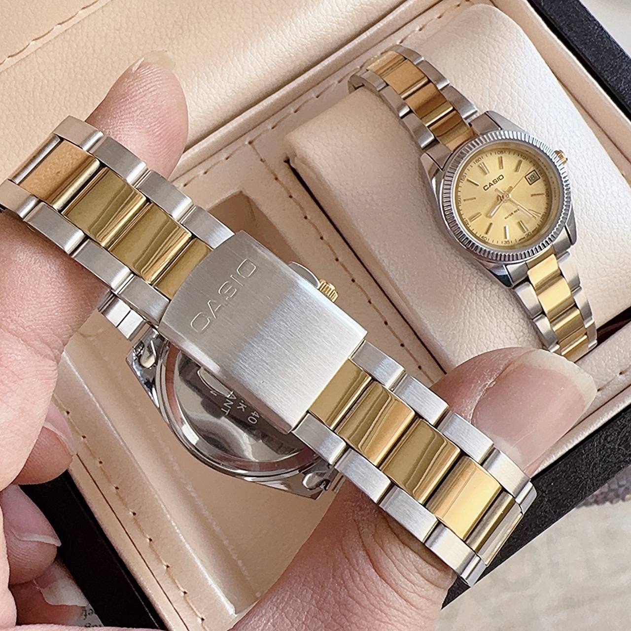 ساعت زنانه و مردانه قیمت تک کاسیو استیل تاریخ دار موتور ژاپن مارک معروف CASIO نمونه درجه یک ارسال رایگان