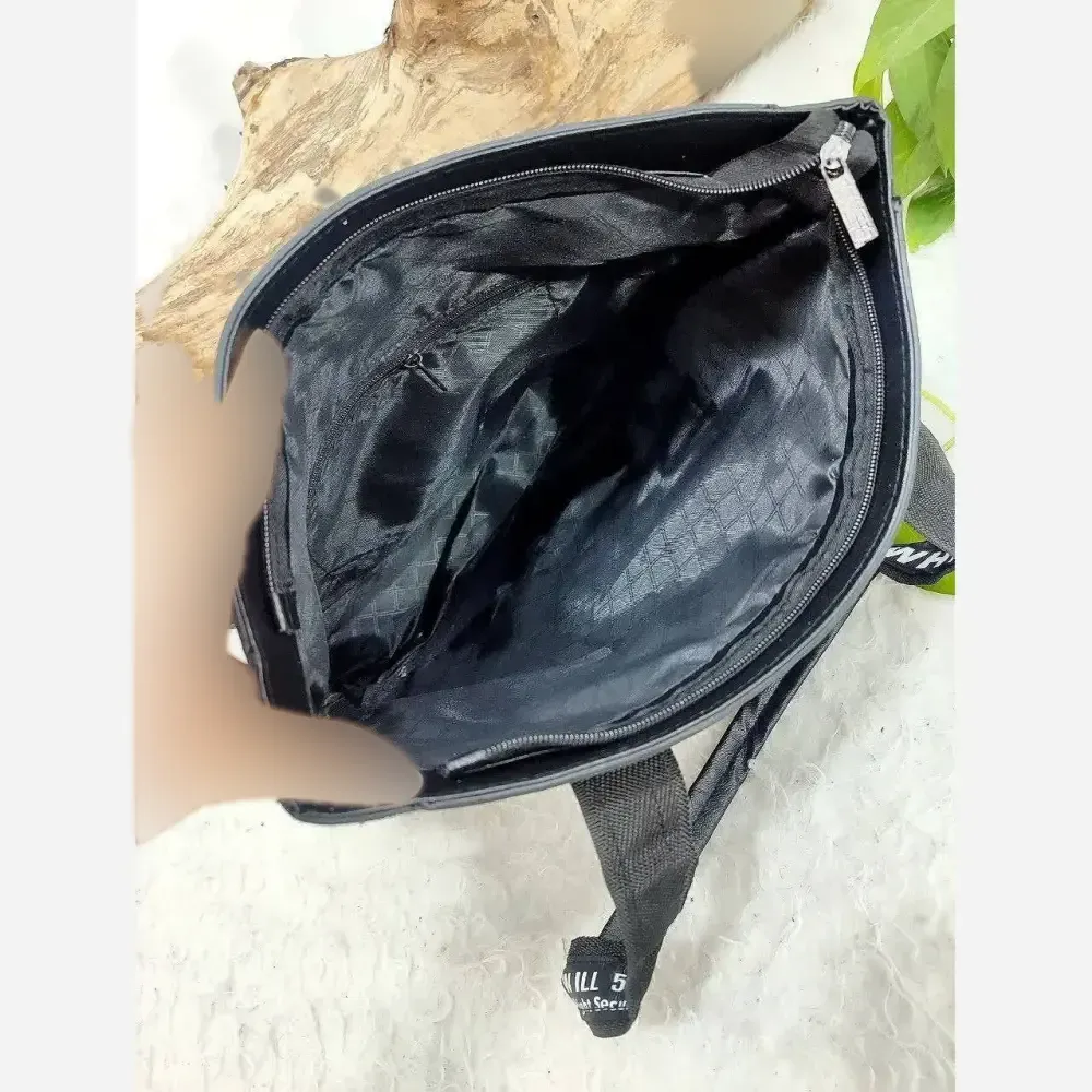 صندل طبی زنانه مدل دو گیس چرم صنعتی مشکی و کرمی