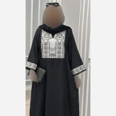 عبا زنانه مدل آلکا داکرون خرجکار سوزن دوزی مشکی فری سایز