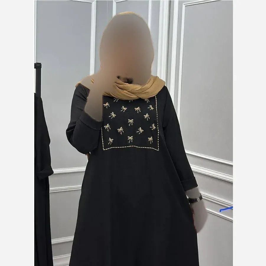 کفتان زنانه گلدوزی شده جنس شانتون رنگ مشکی فری سایز تا 48