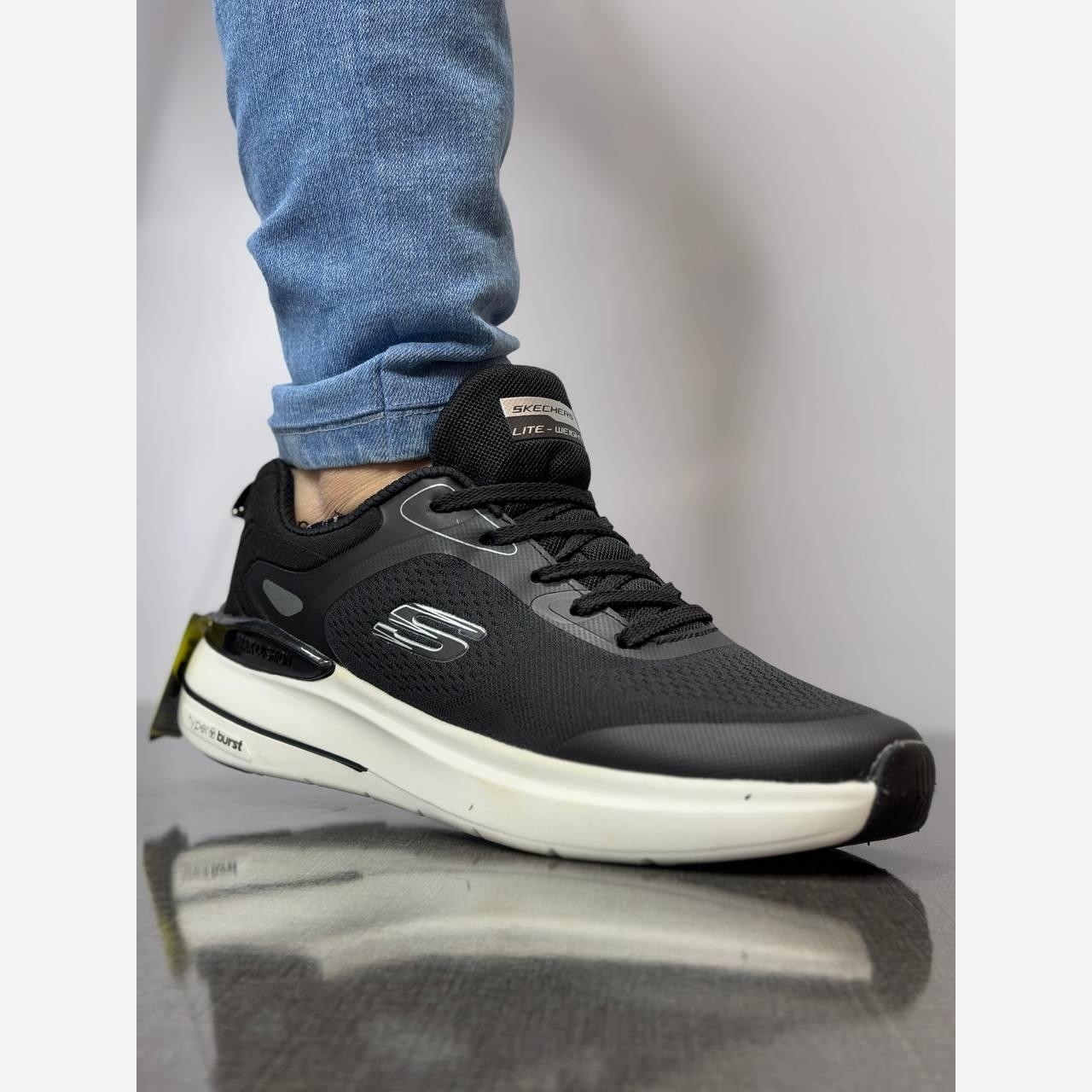 کتونی رانینگ اسکیچرز مردانه مدل Skeshers Max Cushion