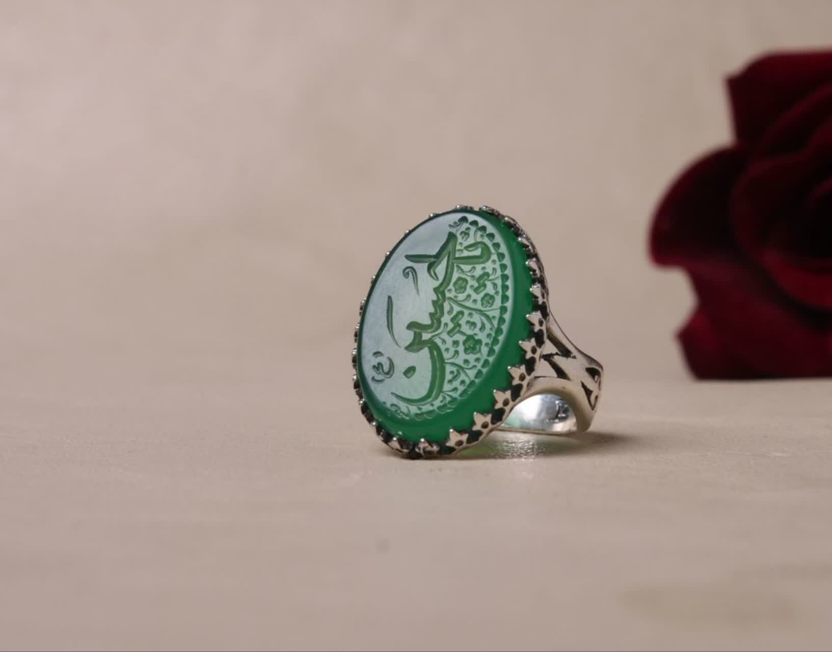 انگشتر آلیاژی باسنگ عقیق سبز رکاب نیزه حکاکی یا حسین(ع) رکاب آلیاژی باکیفیت کد 3666