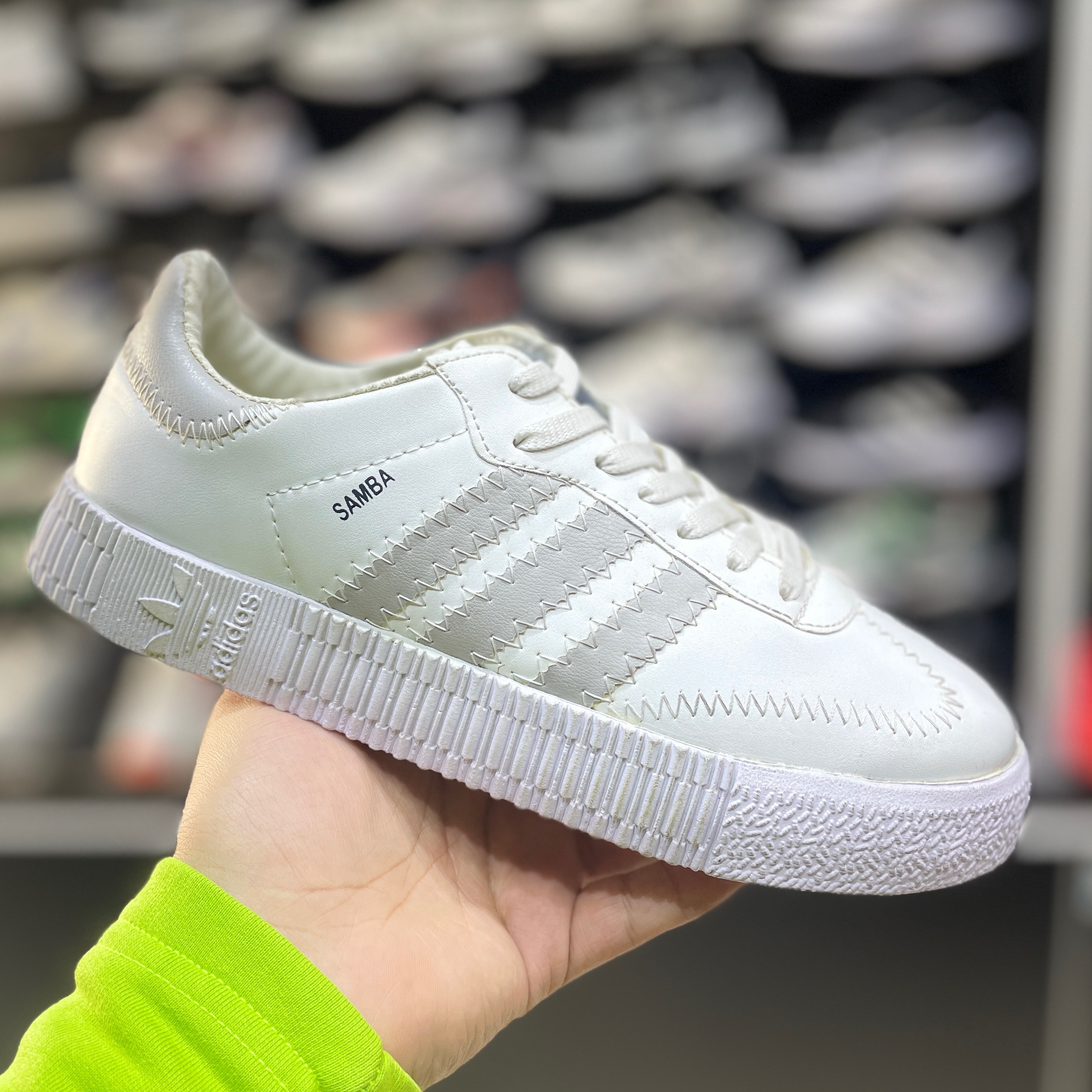 کتونی ونسی آدیداس حراجی سایز 41