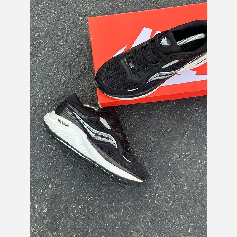 کتونی پیاده روی مردانه Saucony (کیفیت بالا)