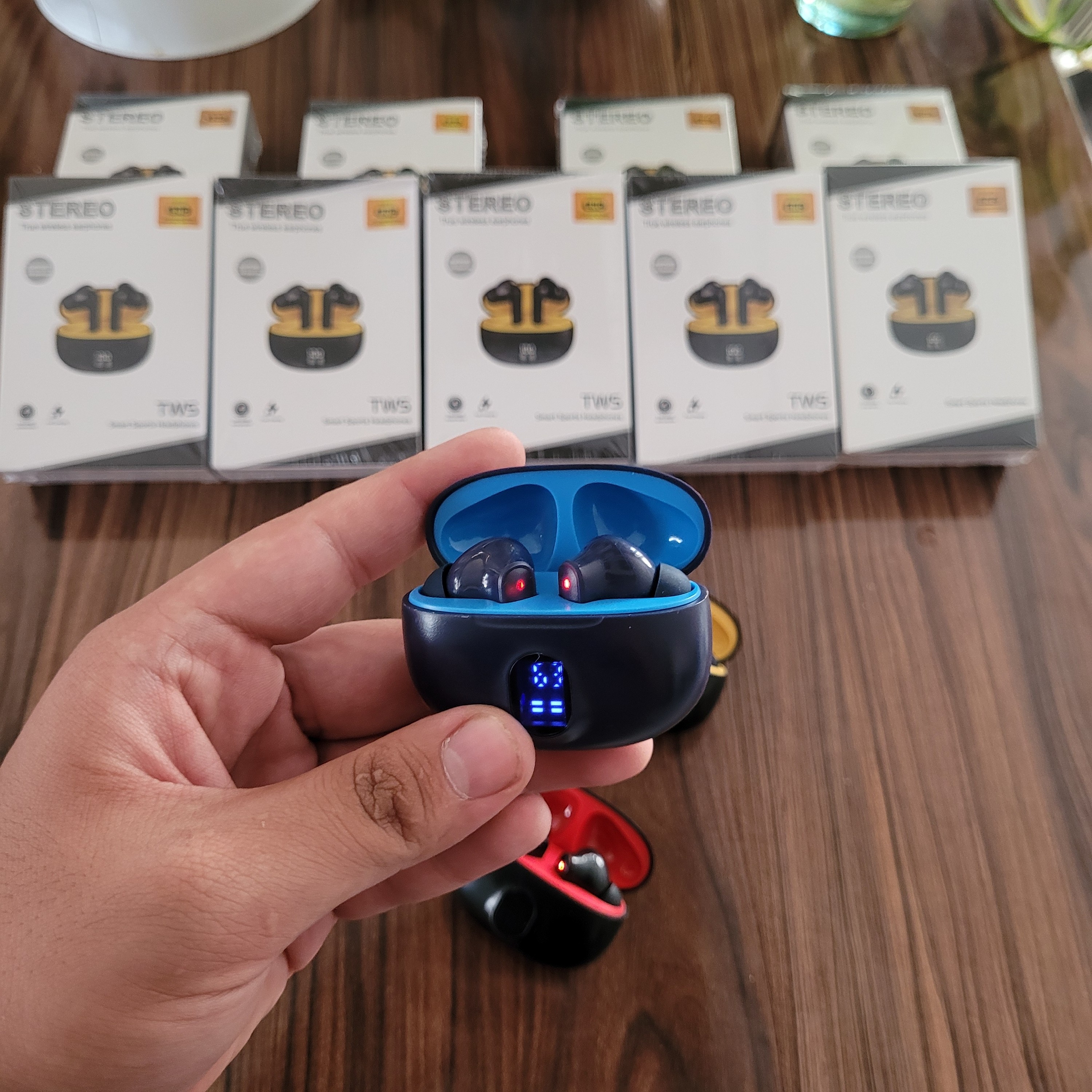 ایرپاد STEREO ضدآب پاوربانک دار کیفیت درجه یک بلوتوث نسخه5/3 صحفه نمایش دار ارسال فوری