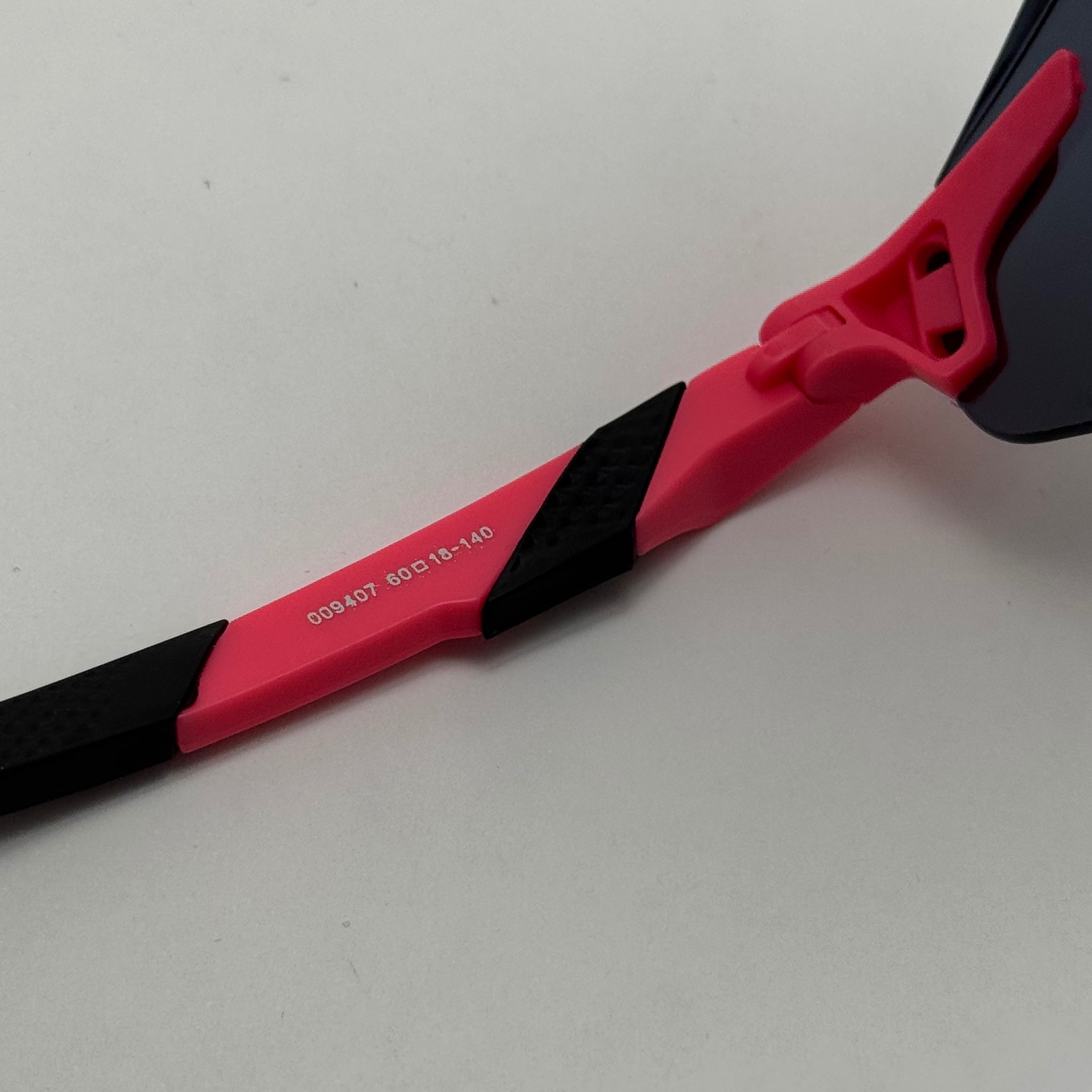 عینک آفتابی اسپرت Oakley اوکلی با لنز PRIZM مشکی دسته صورتی کد 9407 (ارسال رایگان)